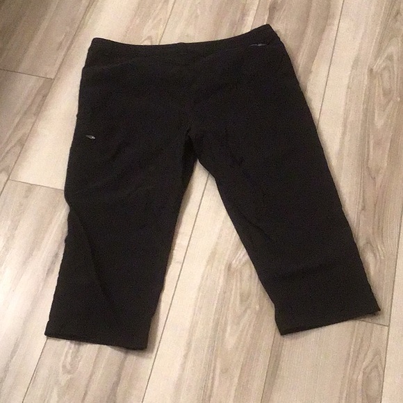 Eddie Bauer Active Crop - size 14 - Picture 2 of 7